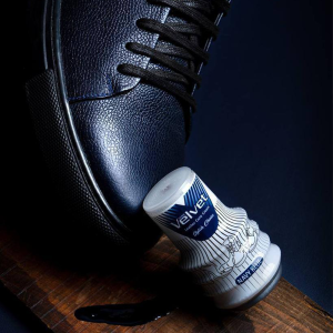 navy-blue-velevt-shoe-polish